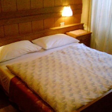 Apartamento Campiglio Bilocale Monte Spinale Madonna Habitación foto