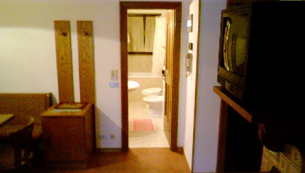 Apartamento Campiglio Bilocale Monte Spinale Madonna Habitación foto